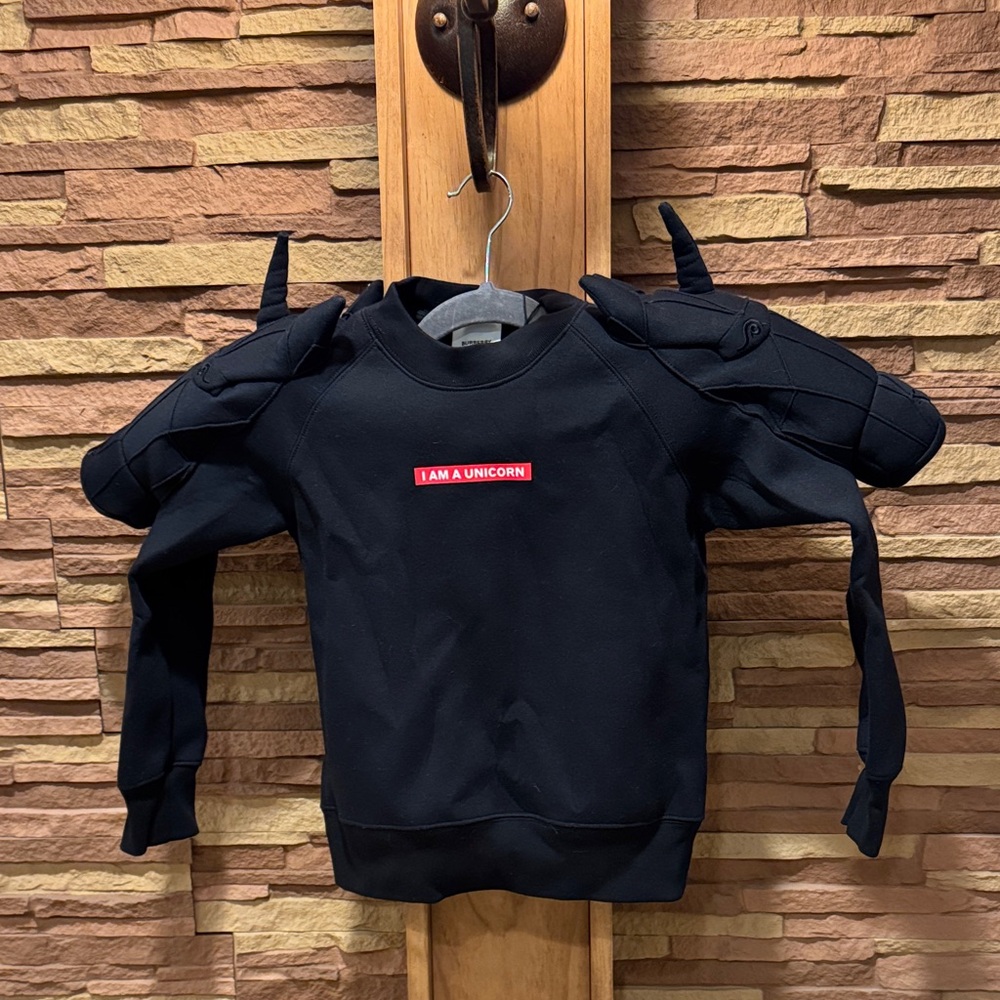 BNWT BURBERRY KIDS Black Sweatshirt with Unicorn Design